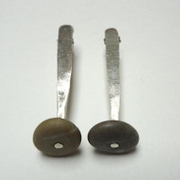 drop silver earings with putty coloured stone