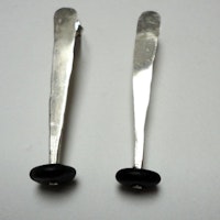 drop silver earings with black stones