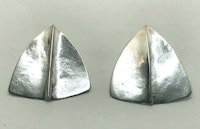 Siler triangular foldeded stud earrings